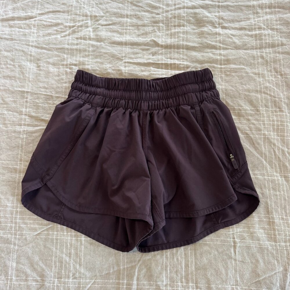 Lululemon Tracker Short V *4"